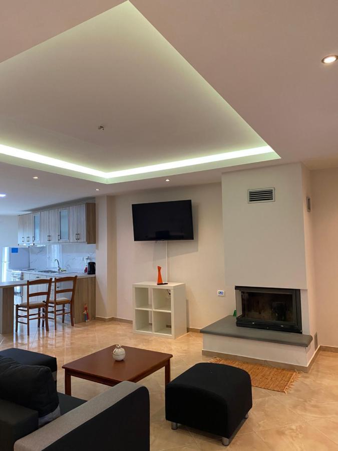 Αρτέμιδα Plus Karpenisi Apartment Экстерьер фото